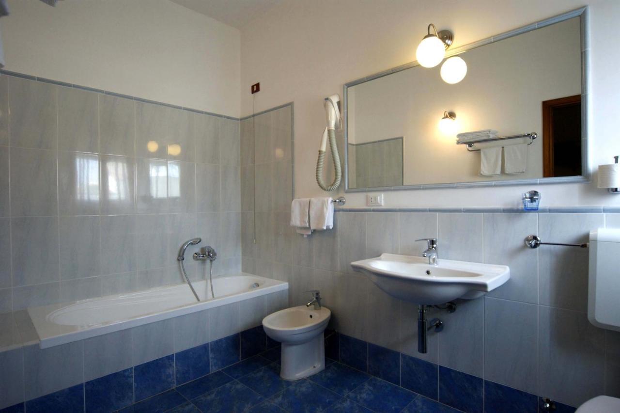 Hotel Liberty Viareggio Phòng bức ảnh